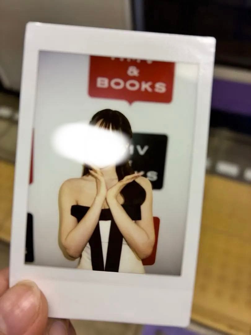 三上悠亜2026 壁掛けカレンダー3部セット(チェキ付き・サインあり)