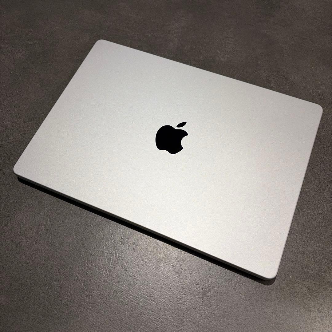 MacBook Pro M3 18GB/516GB シルバー