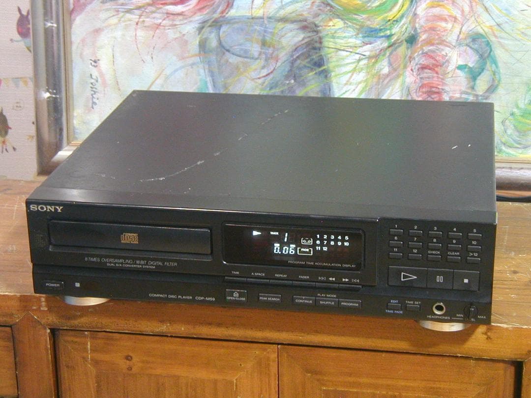 ★SONY CDP-M59 CDプレーヤー。￥24,800動作良好　キズ多い。