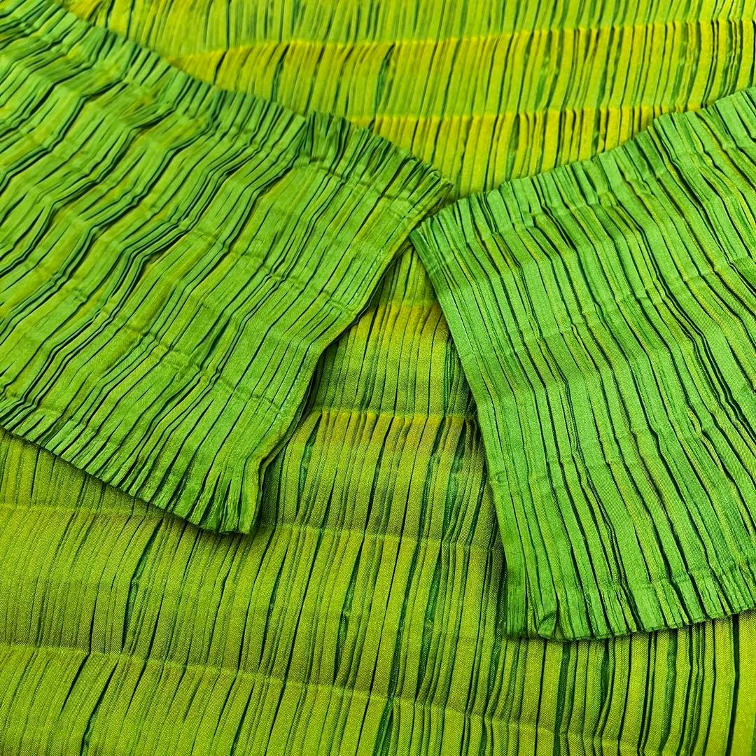 イッセイミヤケissey miyakeプリーツハイネックカットソー