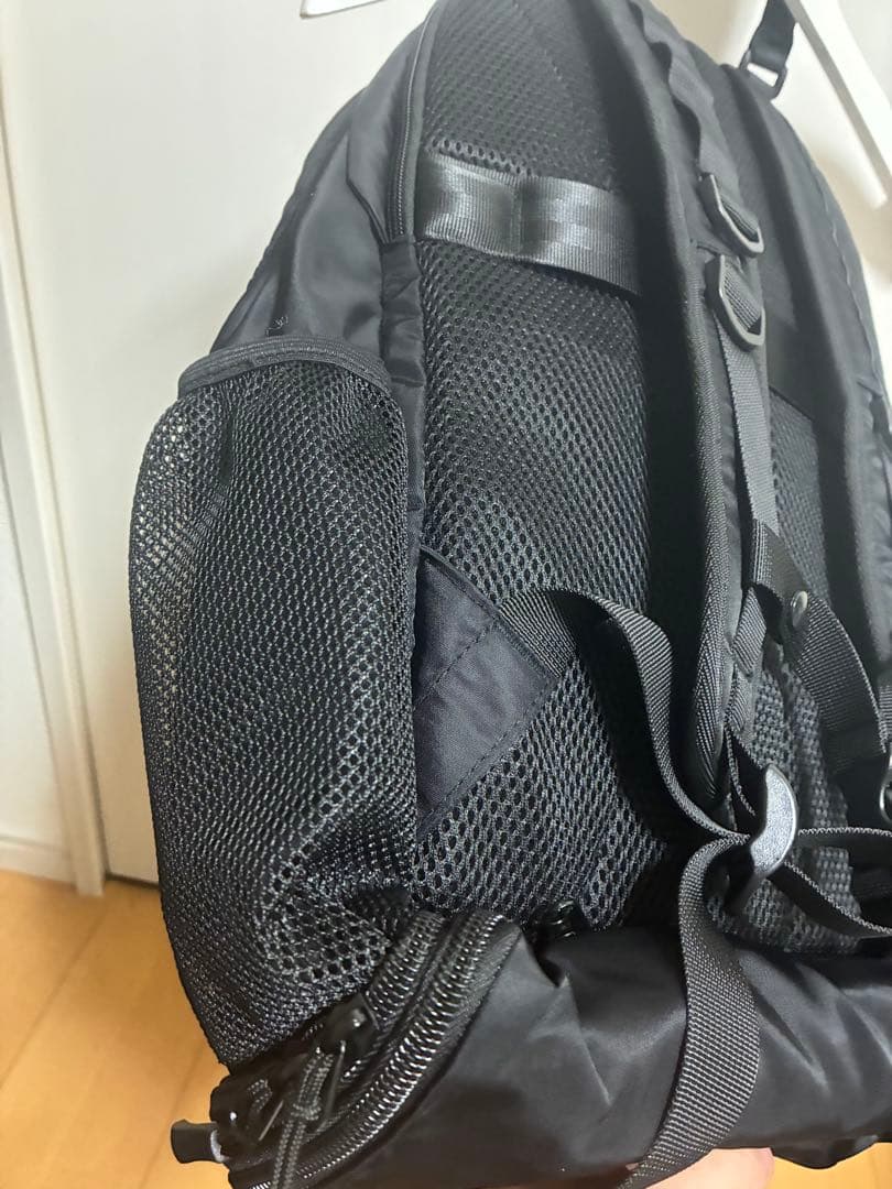 美品 ヨセミテ　ユーティリティ バックパック 撥水(ブラック)