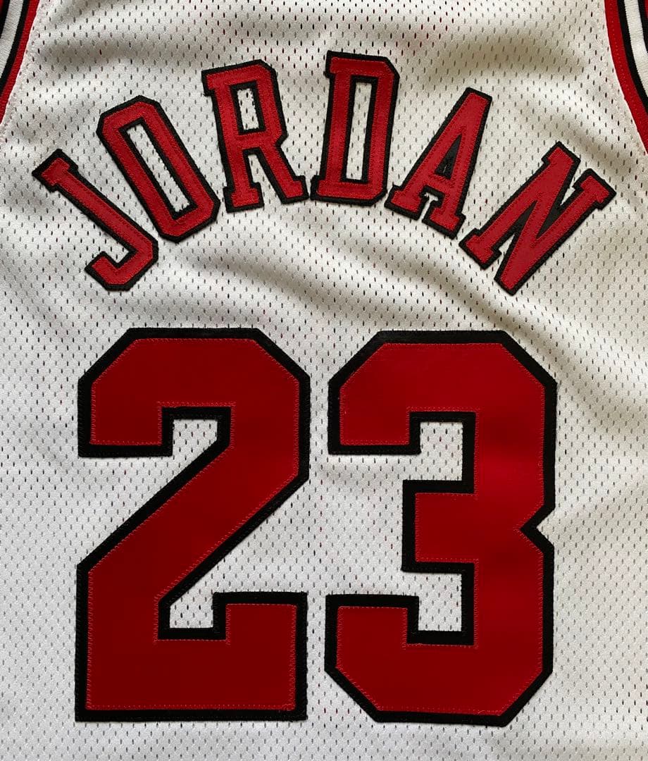 NIKE NBA90sブルズ マイケル・ジョーダン オーセンティックユニフォーム