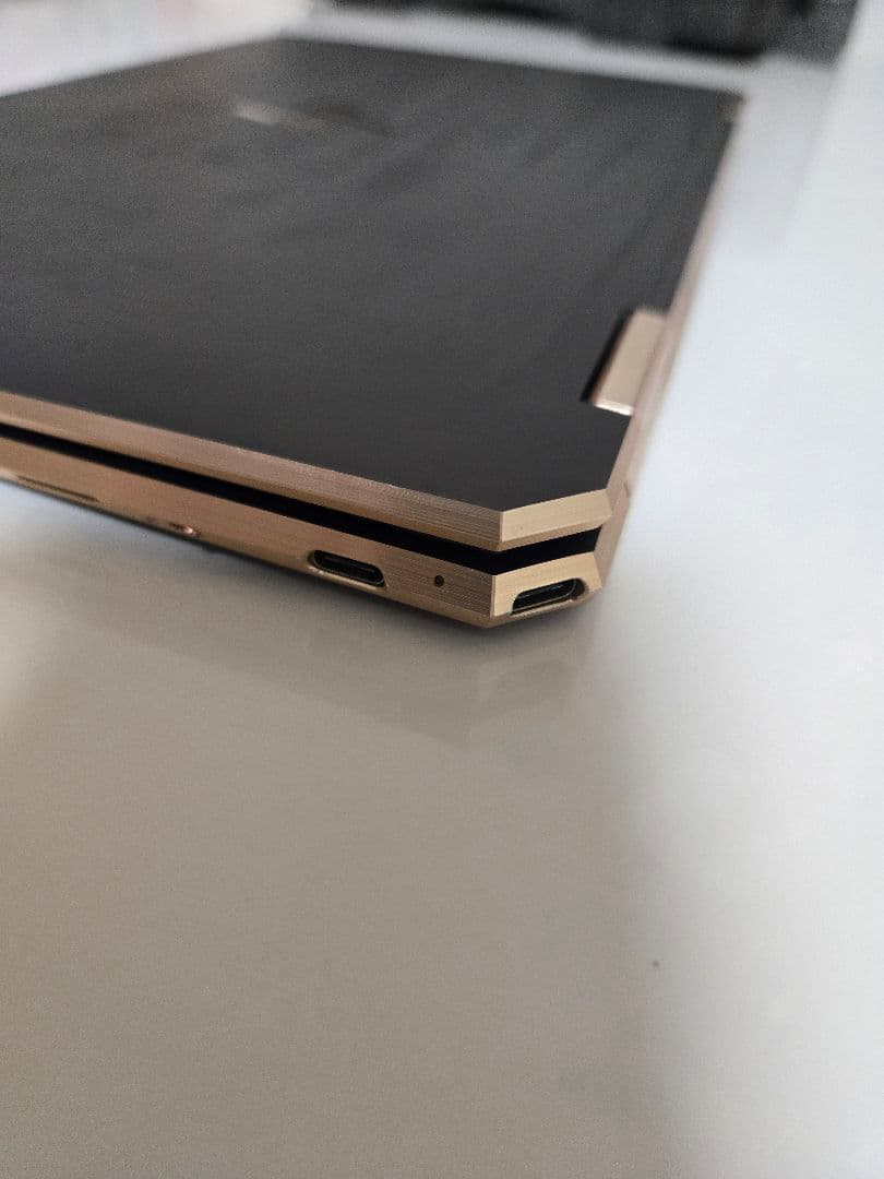HP Spectre x360 2-in-1 ノートPC