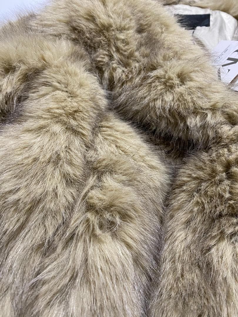 ザラ 新品 ライトベージュ ショートフェイクファーコート XL