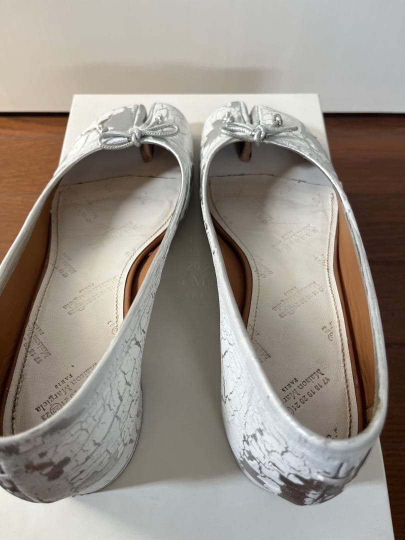 マルジェラ タビパンプス バレエシューズ 37 24cm ホワイト　シルバー