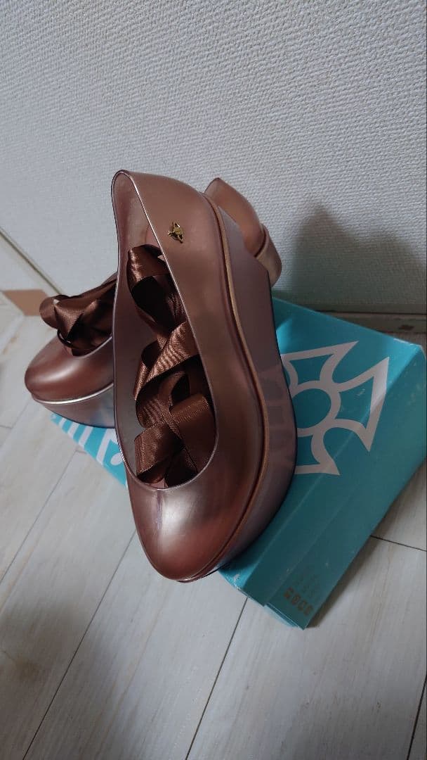 Vivienne×melissa ロッキンホースバレリーナ ゴールド 24cm