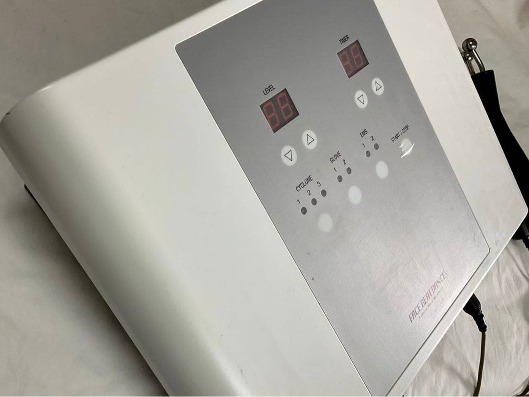 【エステ美顔器】フェイスビートダンス　顔筋トレーニングマシーン