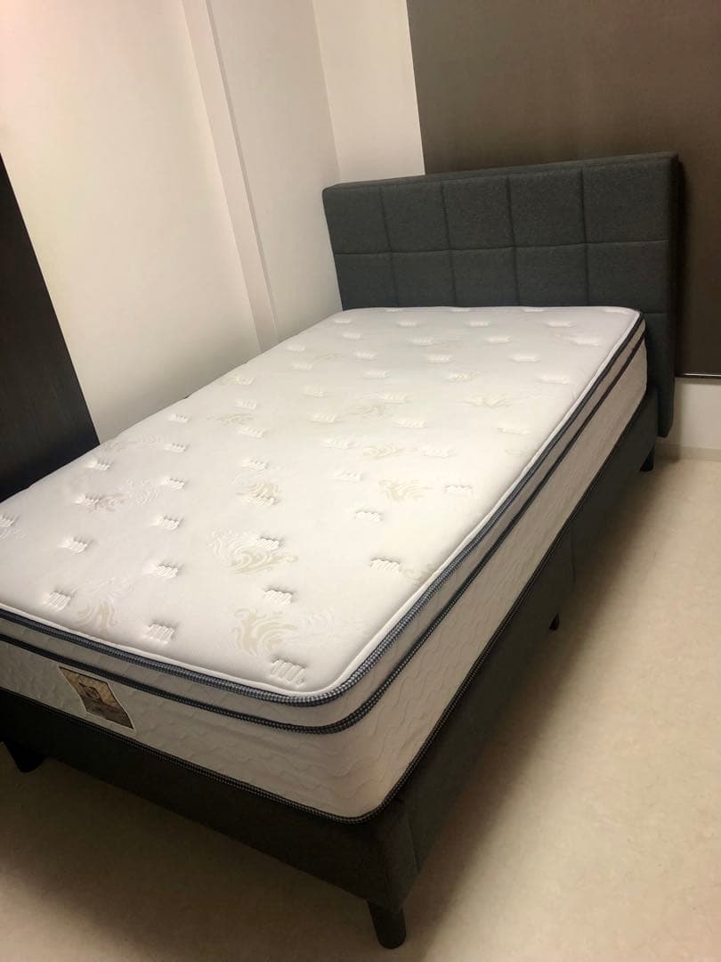 【美品】最高級Sealyセミダブルマットレス　ダブルマットレス