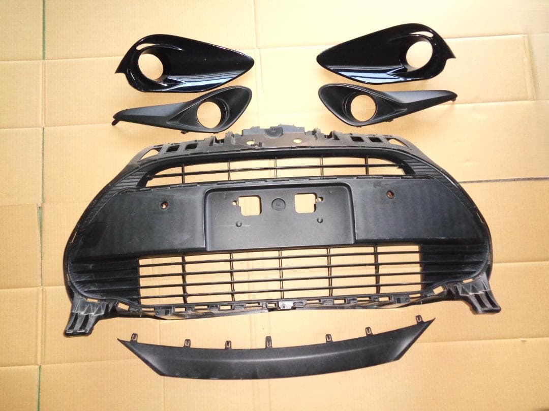 NHP10 後期 アクア AQUA 純正フロントバンパー 7セット