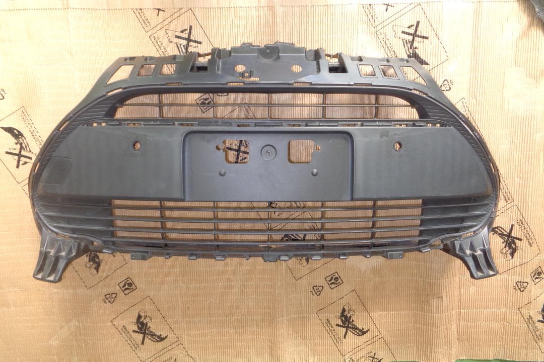 NHP10 後期 アクア AQUA 純正フロントバンパー 7セット