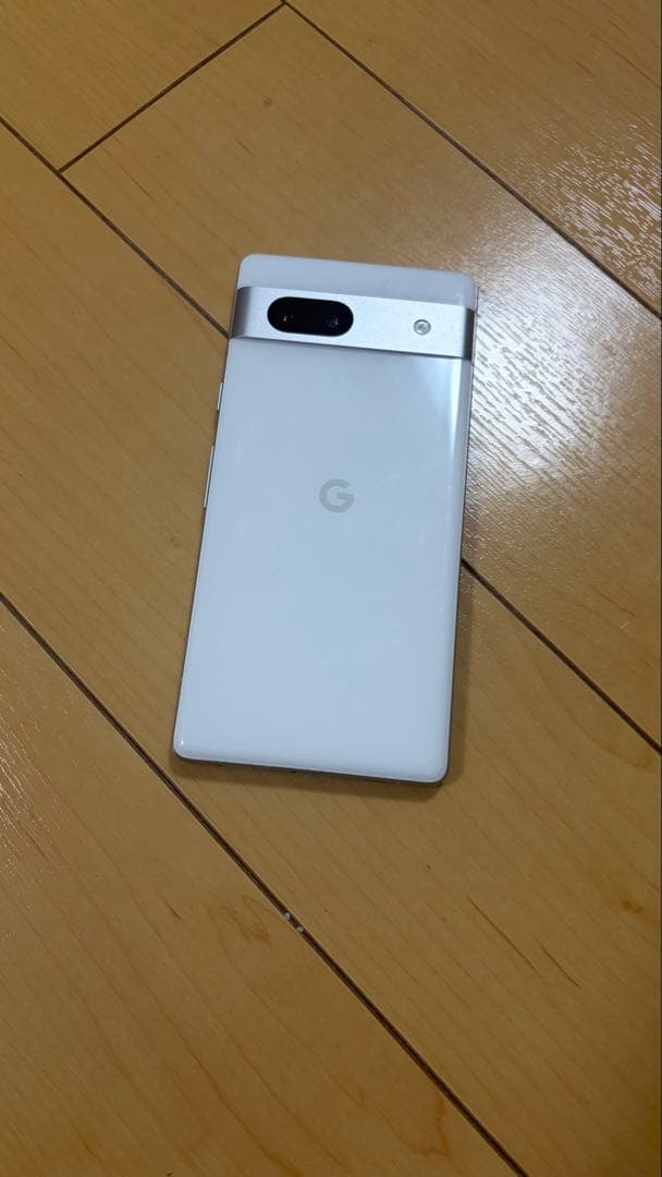 Google Pixel 7a ホワイト 本体のみ 画面に2箇所ひびあり