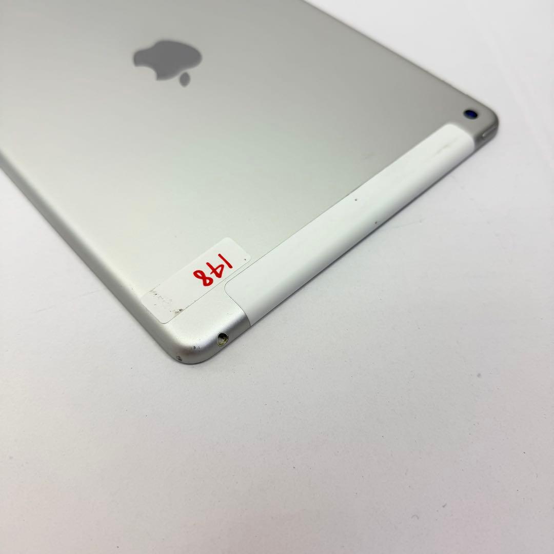 IPad 第8世代 32GB セルラーモデル シルバー