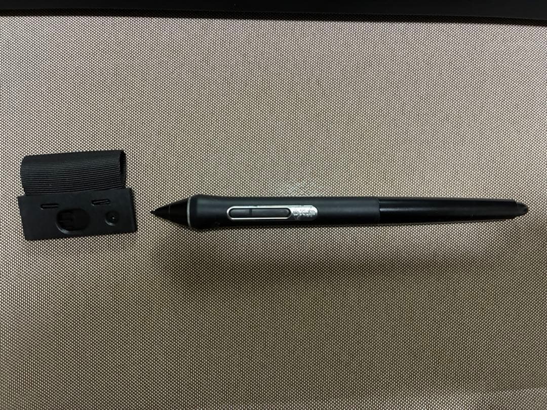 Wacom Cintiq 22 FHD DTK2260K1D 箱無し フィルム付