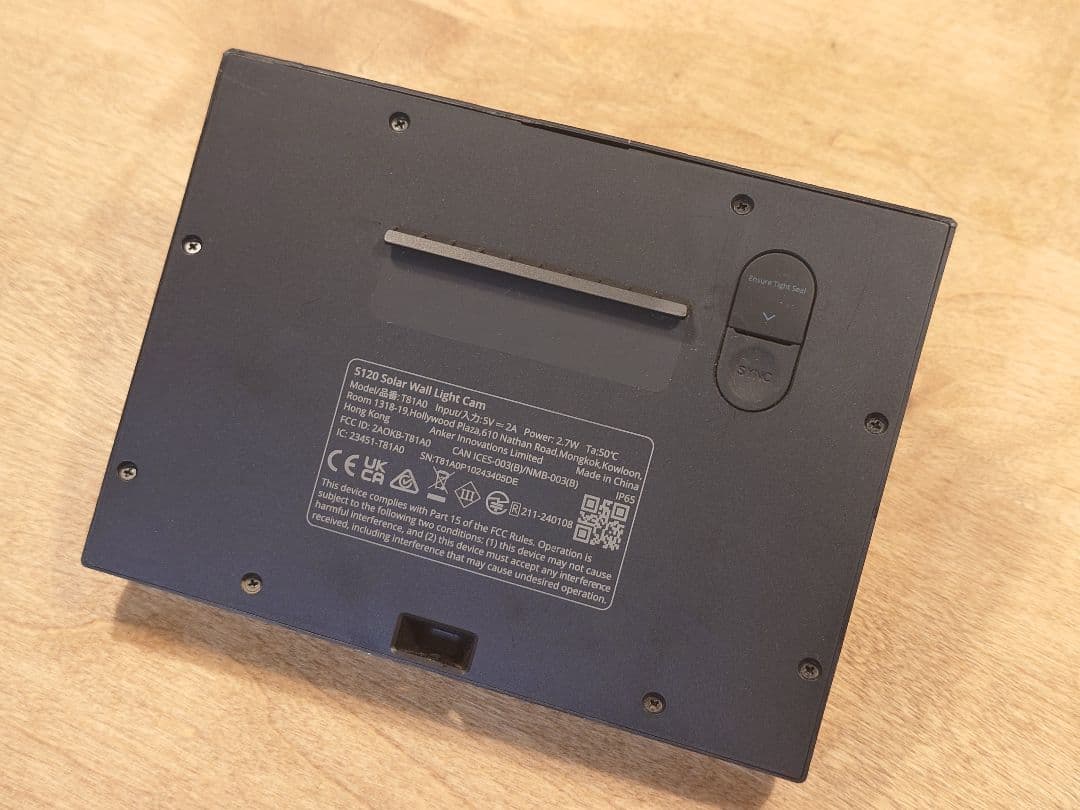 Anker Eufy　Solar Wall Light Cam S120