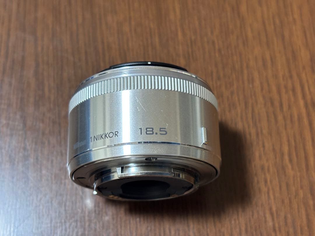 Nikon 1 NIKKOR 18.5mm f/1.8 シルバー 使用感あり