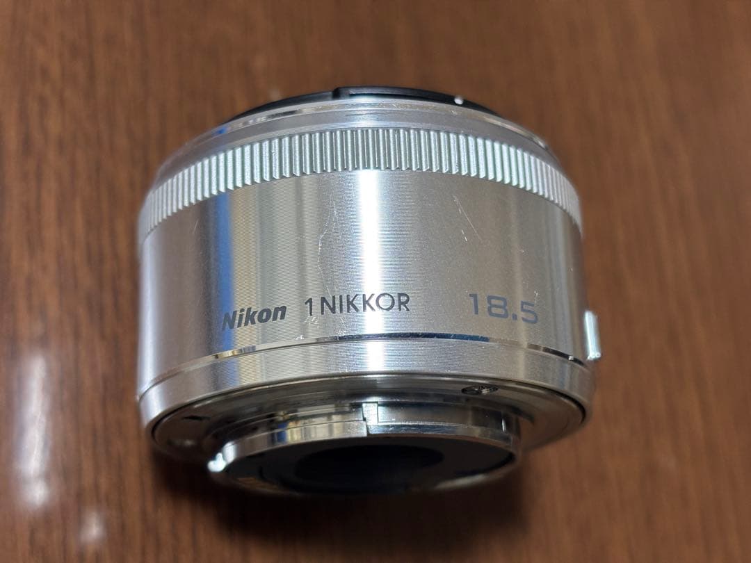 Nikon 1 NIKKOR 18.5mm f/1.8 シルバー 使用感あり