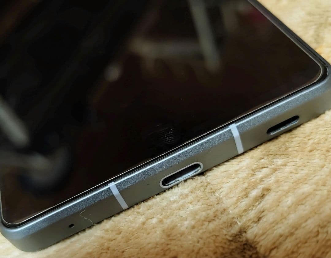 スマートフォン本体 AQUOS SH-52D docomo