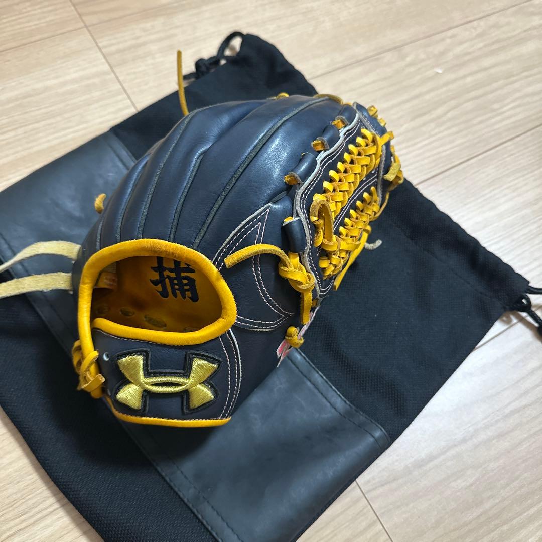 Under Armour オーダー軟式グローブ ネイビー/イエロー