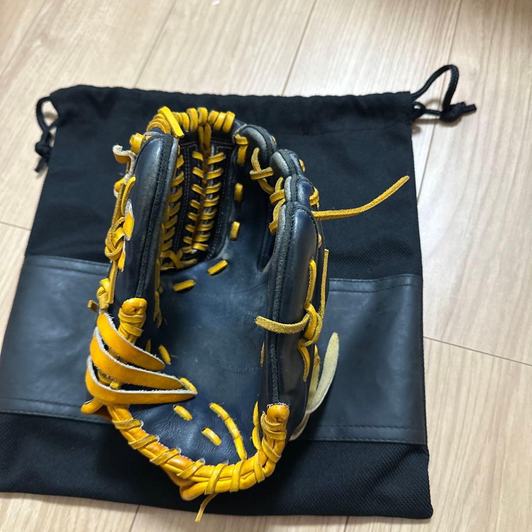 Under Armour オーダー軟式グローブ ネイビー/イエロー