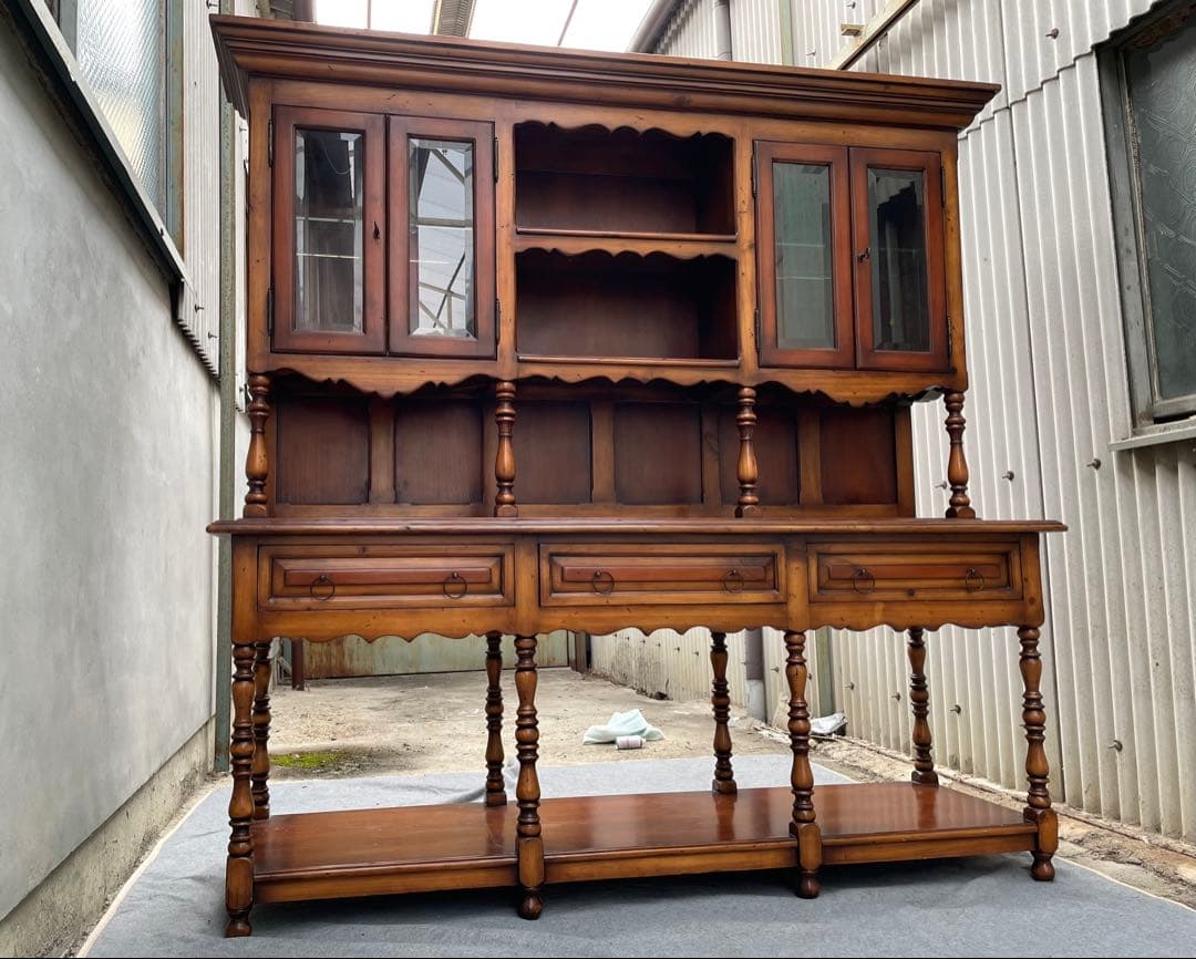 近隣配達可能　アンティーク？　キャビネット　カップボード　食器棚