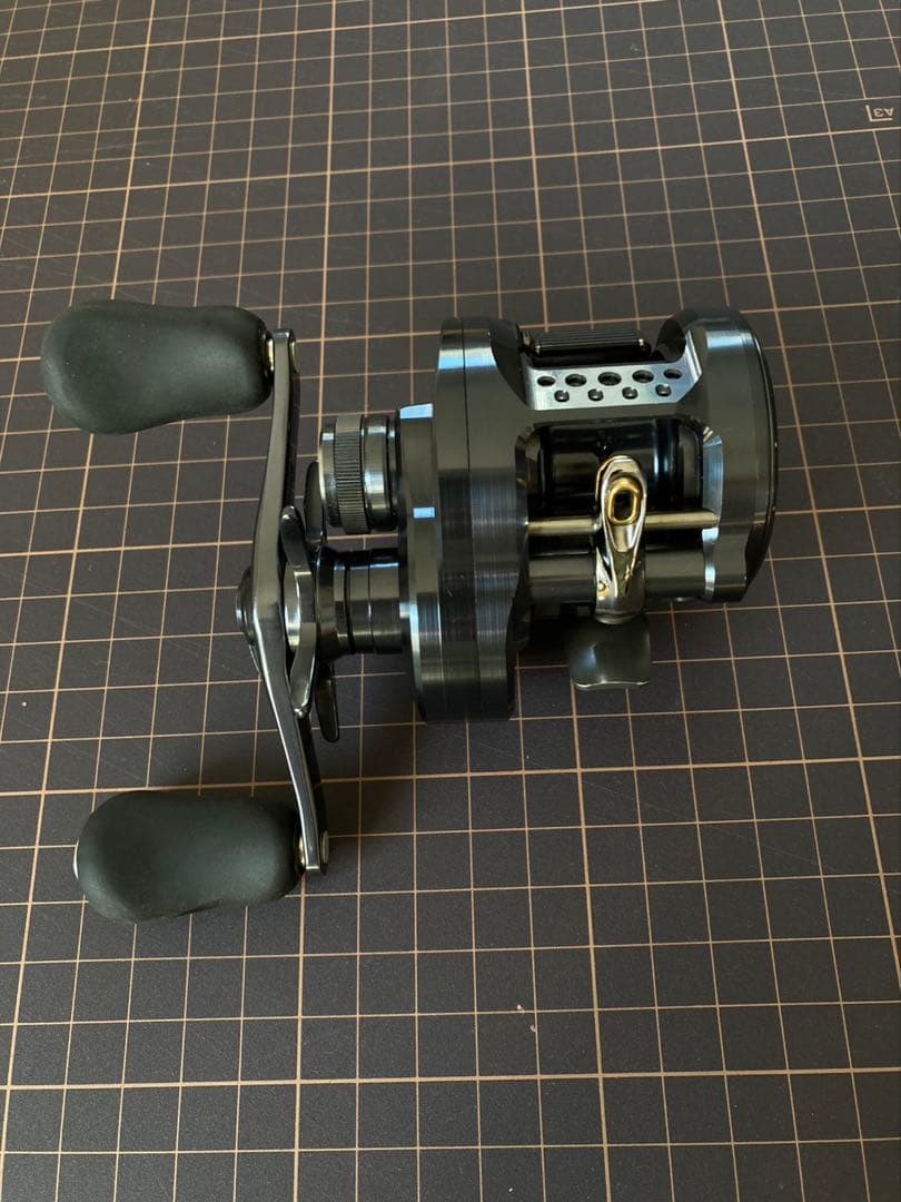 シマノ 24 カルカッタコンクエスト シャローエディション 30HG (右巻)