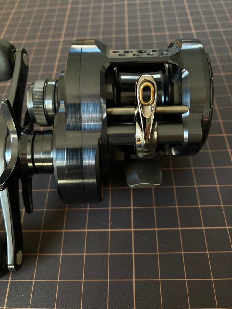 シマノ 24 カルカッタコンクエスト シャローエディション 30HG (右巻)