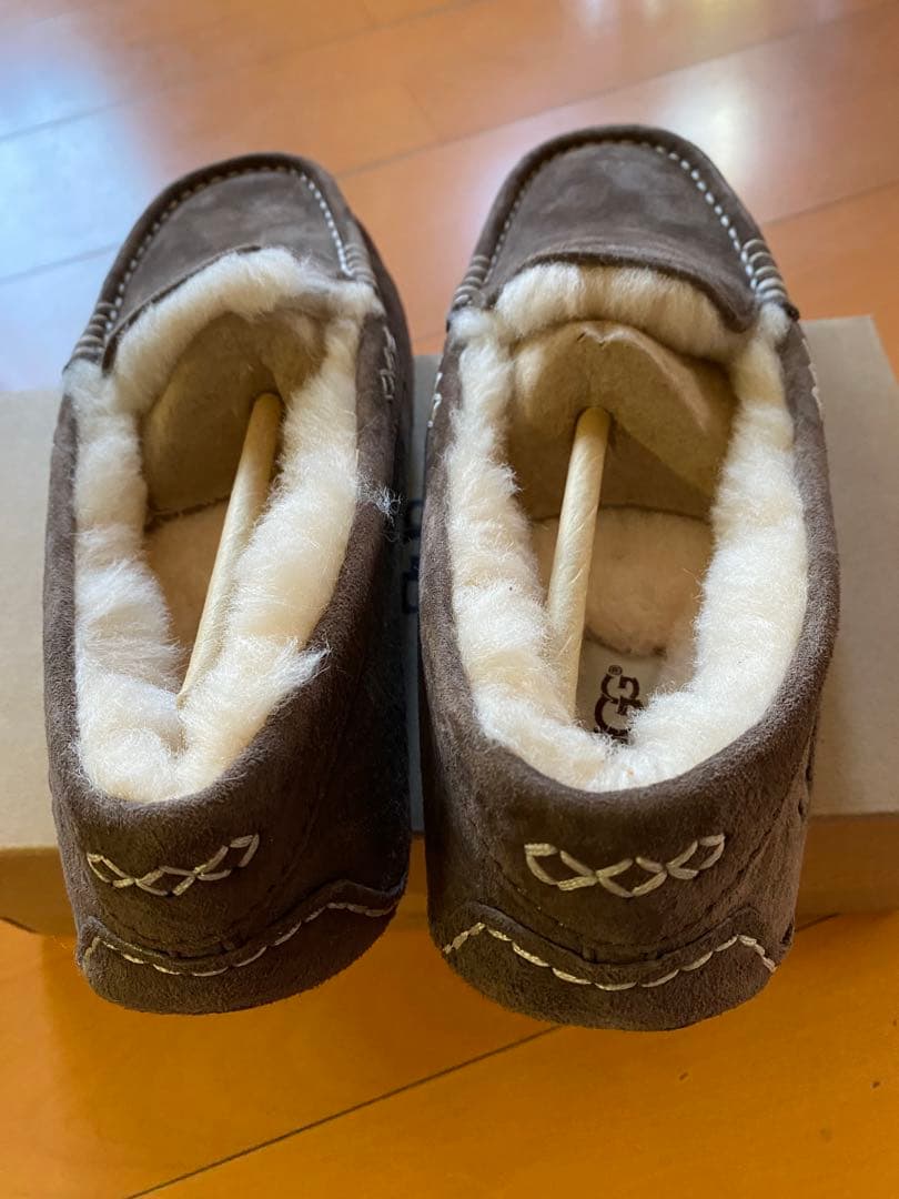 UGG モカシン　チョコレート　23 未使用