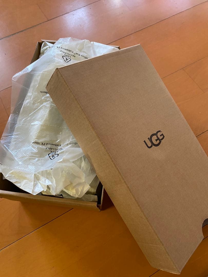 UGG モカシン　チョコレート　23 未使用