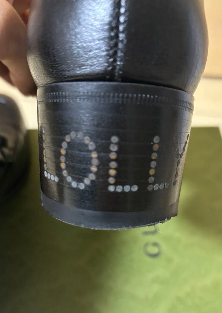 GUCCIローファー 黒×ゴールド レザー　35