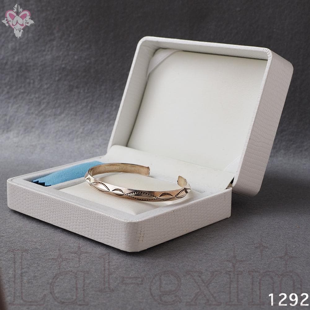 美品 インディアンジュエリー 刻印 LMC スターリング シルバー 銀 バングル