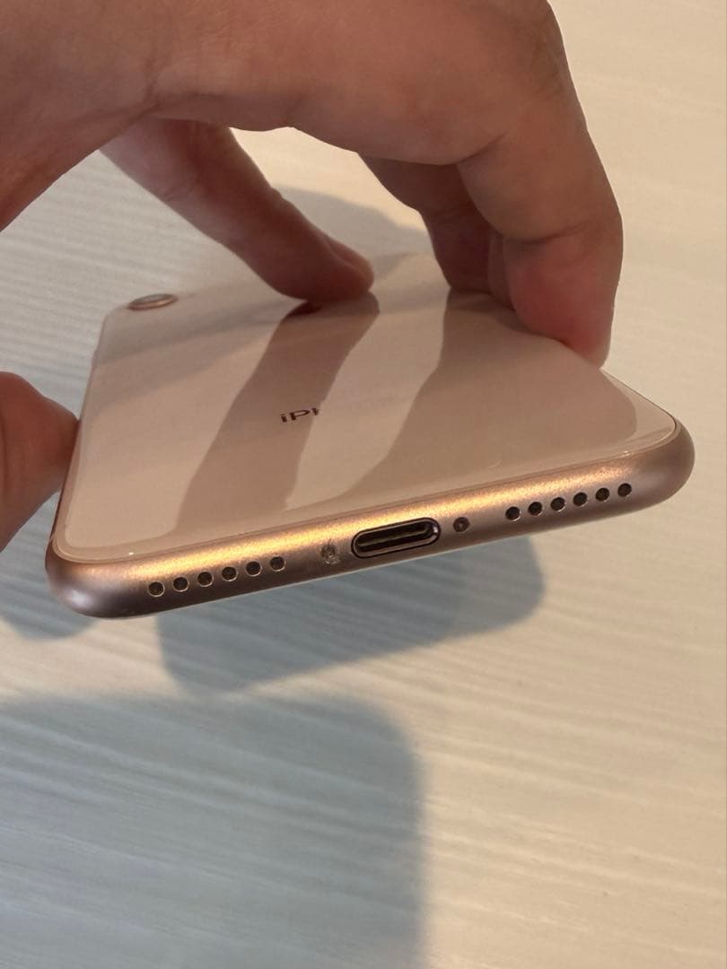 iPhone 8 本体のみ simフリー