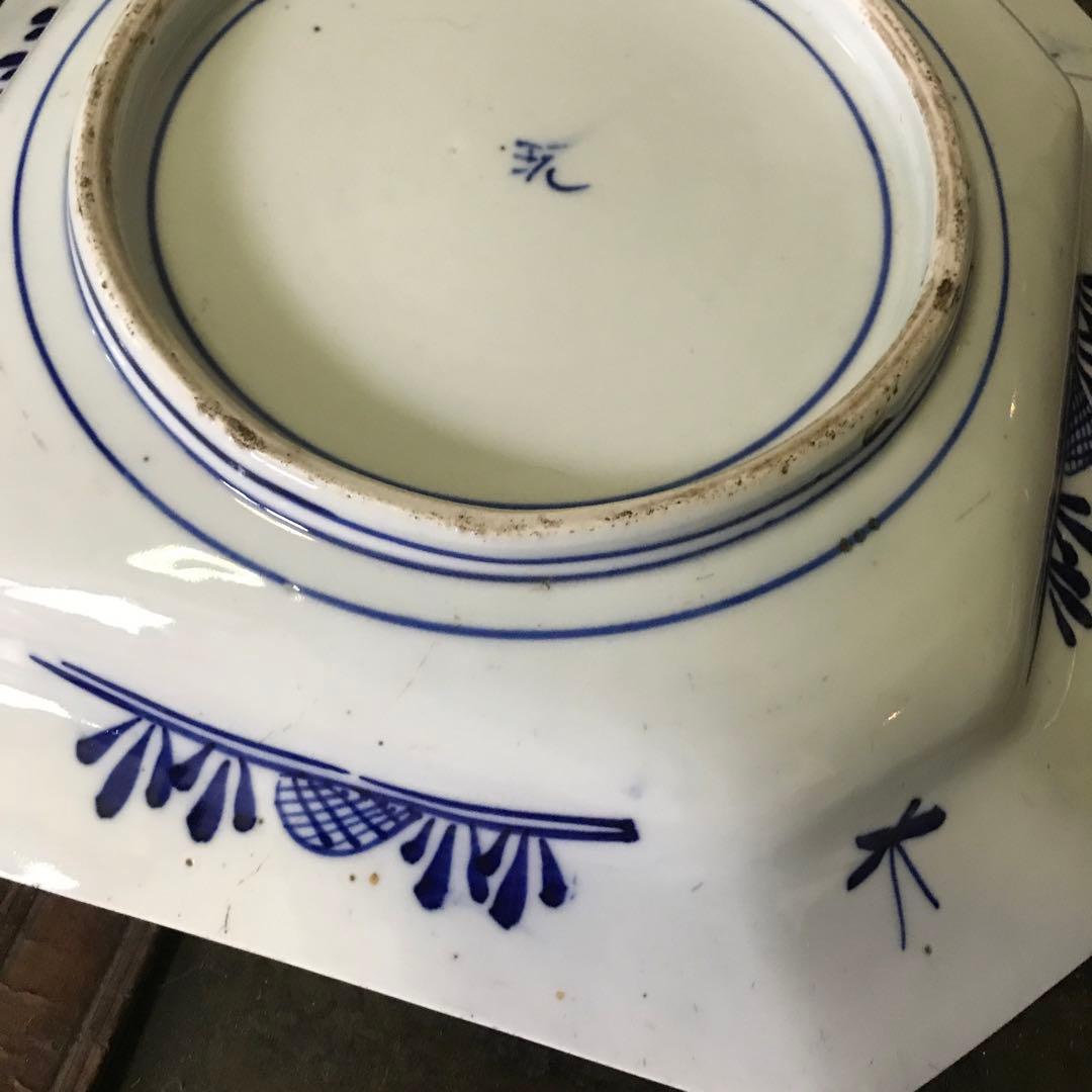 美品　古伊万里焼　染付け　角皿　山水図　飾り絵皿　年代物　藍の色合いが美しい