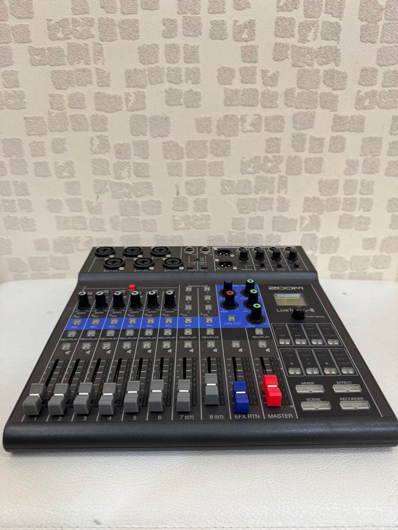 ZOOM LiveTrak L-8 デジタルミキサー　ライブトラック