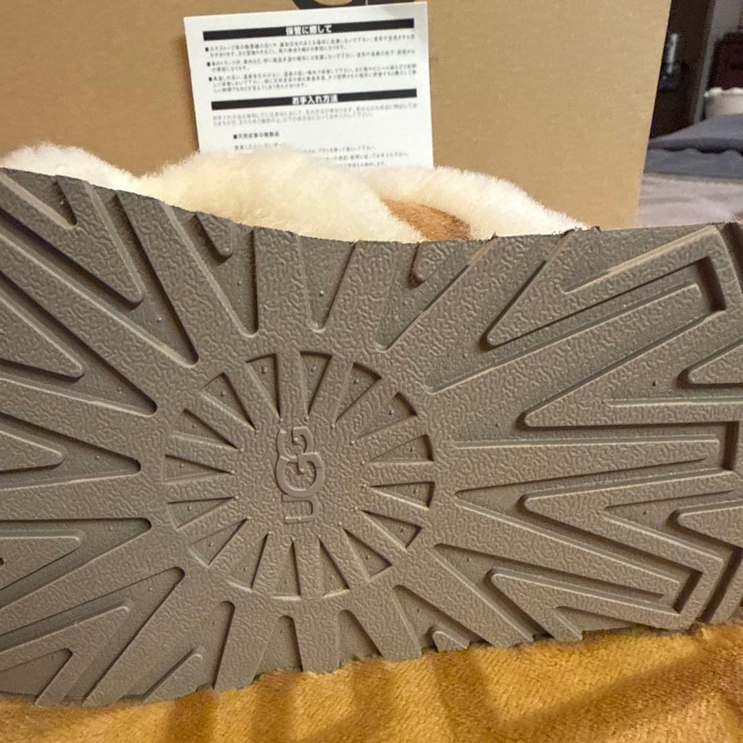 UGGサンダル　25センチ未使用箱付