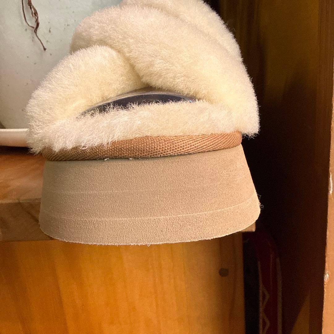 UGGサンダル　25センチ未使用箱付