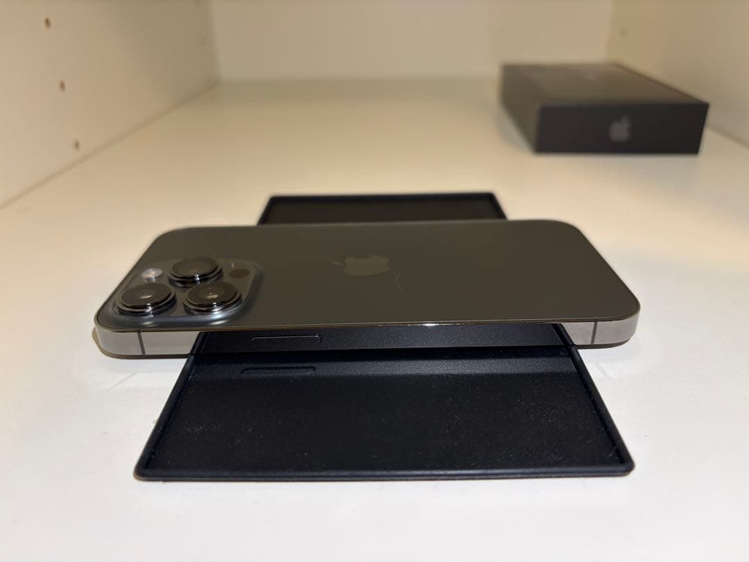 Apple iPhone 13 Pro グラファイト ひび割れ、端子不良