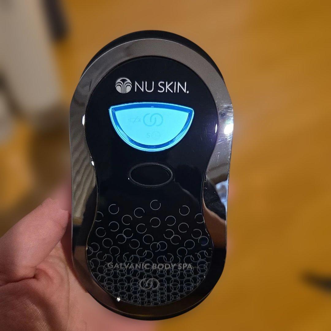 NU SKIN Galvanic Body Spa 美容器