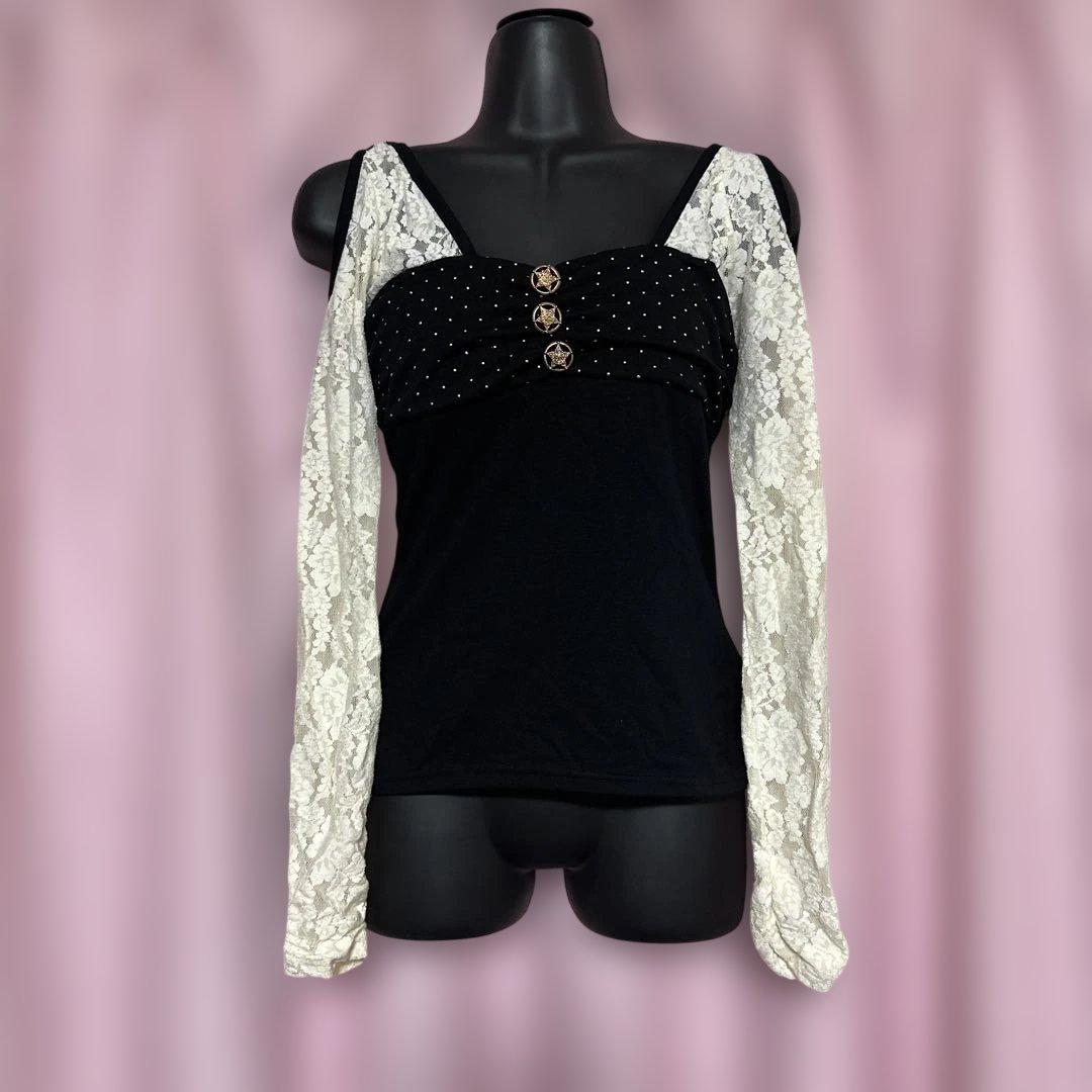 d.i.a レーススリーブ付きブラックトップス