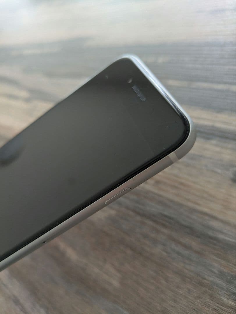 美品! Apple iPhone SE ホワイト 64GB シムフリー