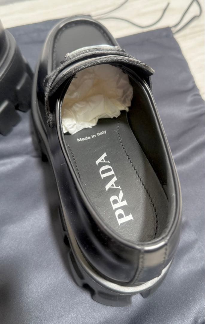 定価17万/未使用☆プラダ モノリスブラッシュドレザーローファー/ブラック