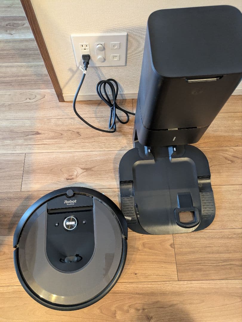 ルンバi7+ アイロボット (iRobot) ロボット掃除機　チャコール