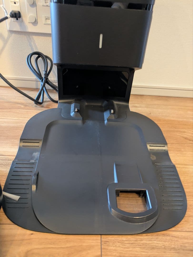 ルンバi7+ アイロボット (iRobot) ロボット掃除機　チャコール