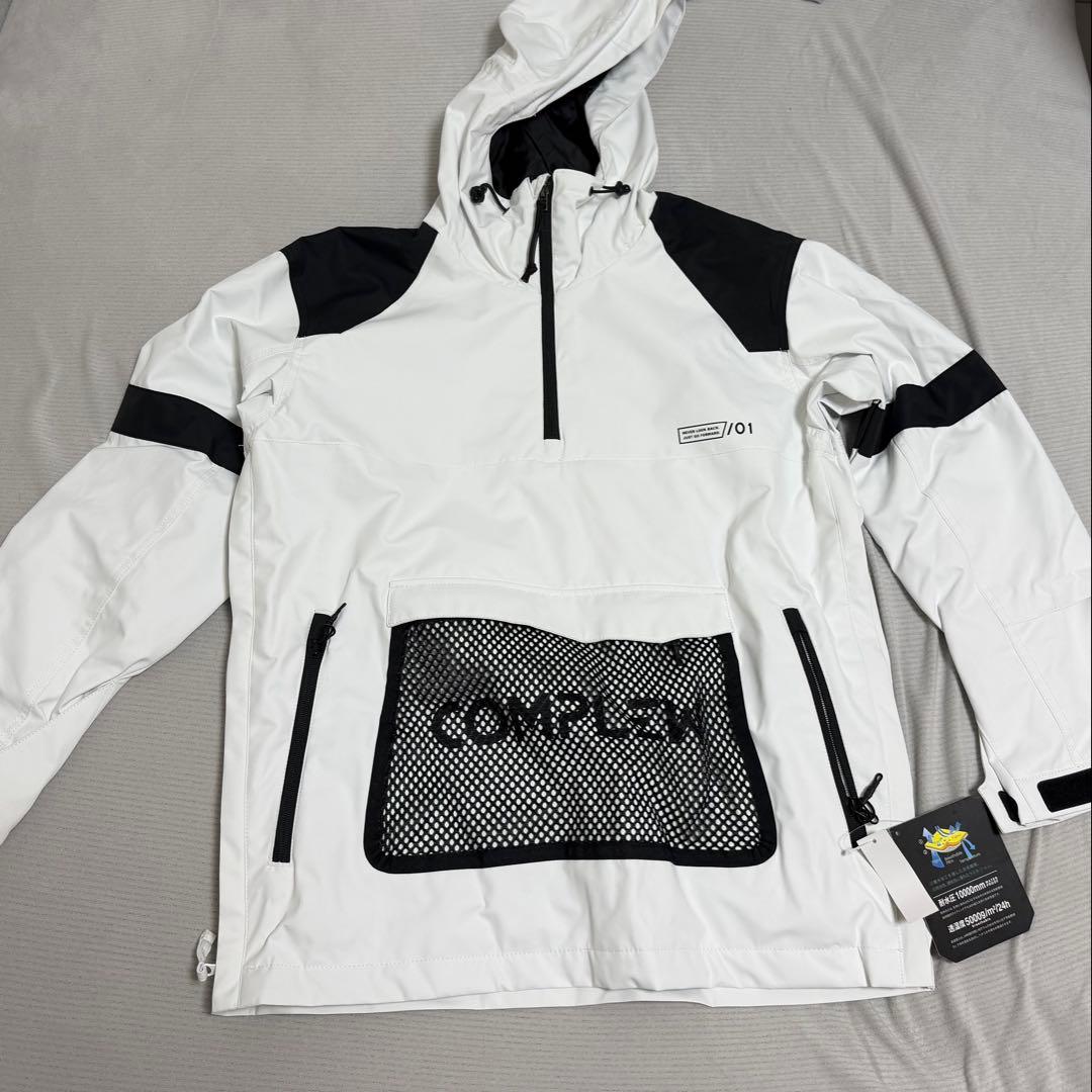 COMPLEW ホワイト　スノーボードウェア