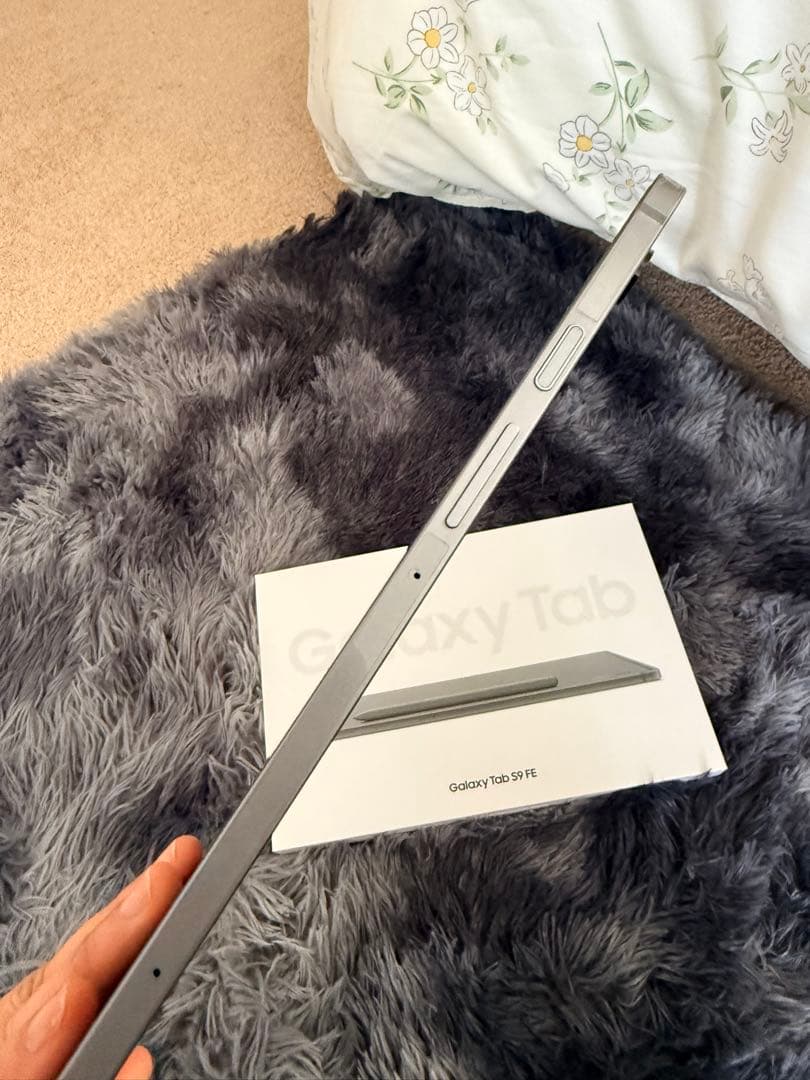Samsung Galaxy Tab S9 FE 本体 シルバー S Pen付き