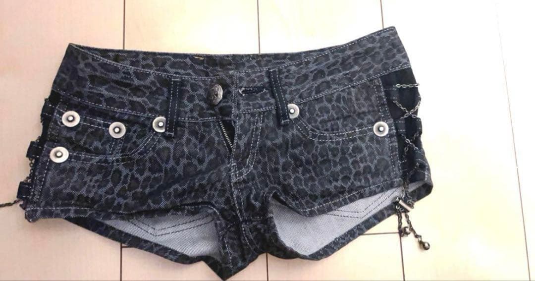 d.i.a ギャル　オラオラ　キャバ嬢レオパードプリント デニムショートパンツ