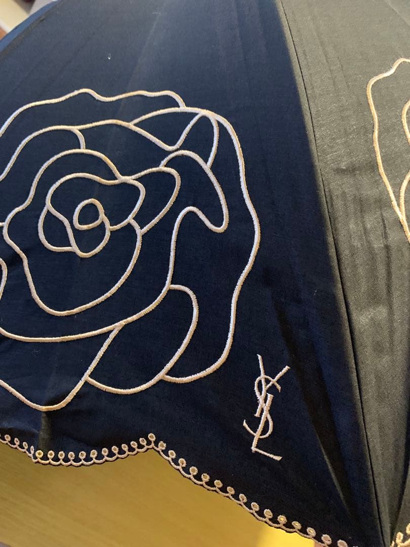 イブサンローランバラの花柄 日傘 晴雨兼用　刺繍　YSL UV 遮光