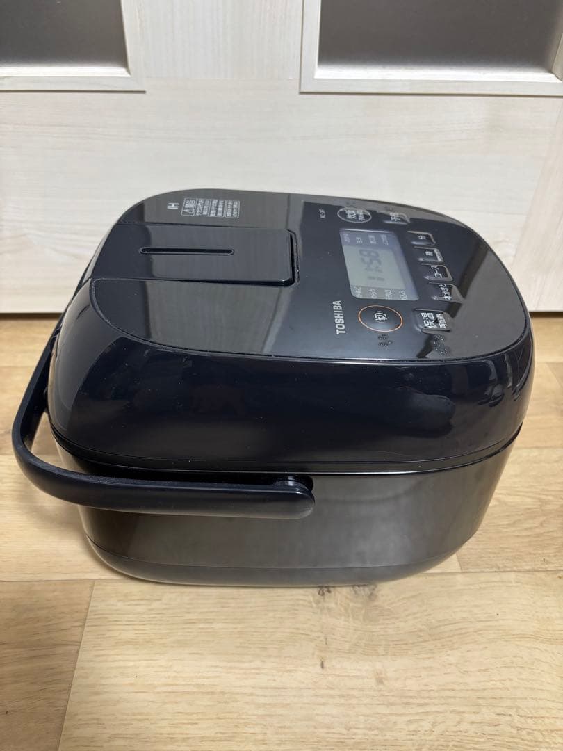 TOSHIBA 炊飯器　3合　2024年製