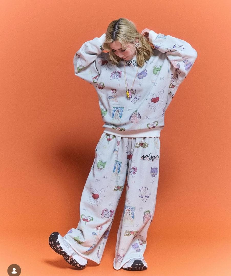 即完売品 仲里依紗 Re. アールイードット 手書きスウェットパンツ ホワイト