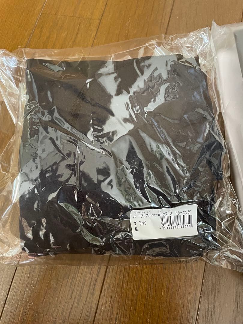 LAVA/リントスル　パーフェクトフォーム　トップス・レギンス　新品・未開封