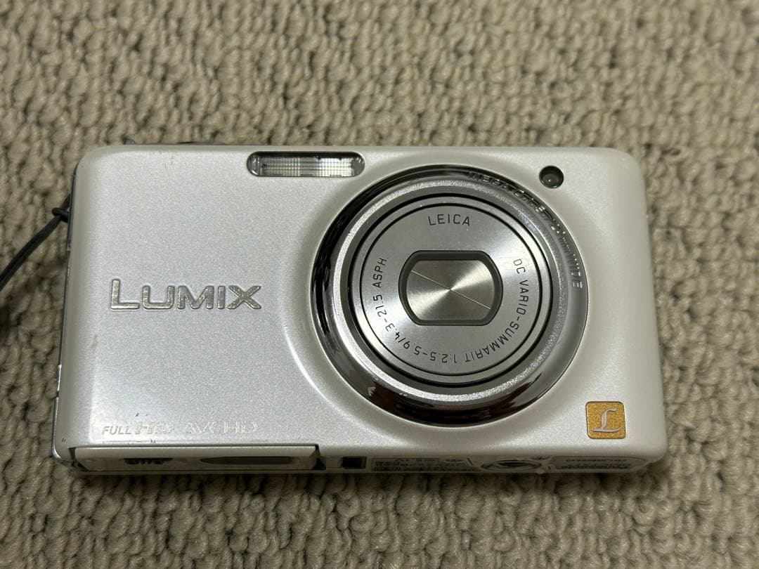 Panasonic LUMIX DMC-FX77 ホワイト　付属品あり